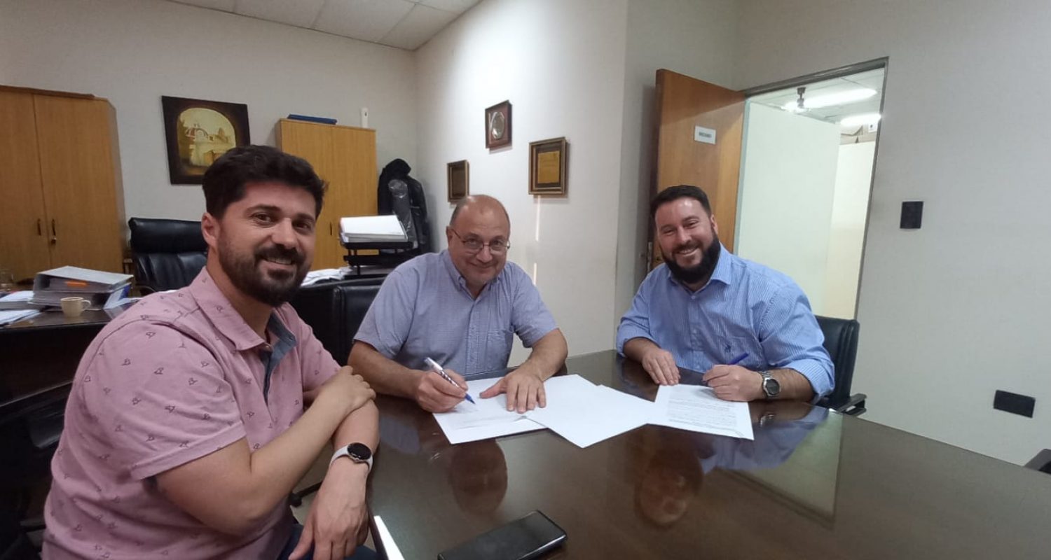 Firma convenio Colegio de Ingenieros Especialistas de Córdoba